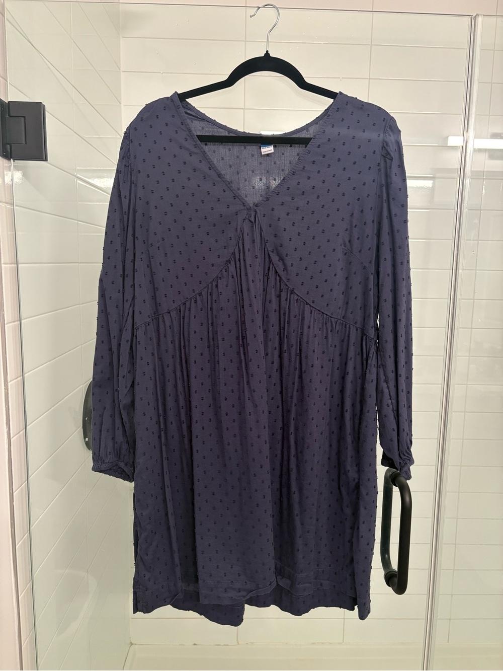 Old Navy Dark Blue V-Neck Long Sleeve Tunic with Dot Texture